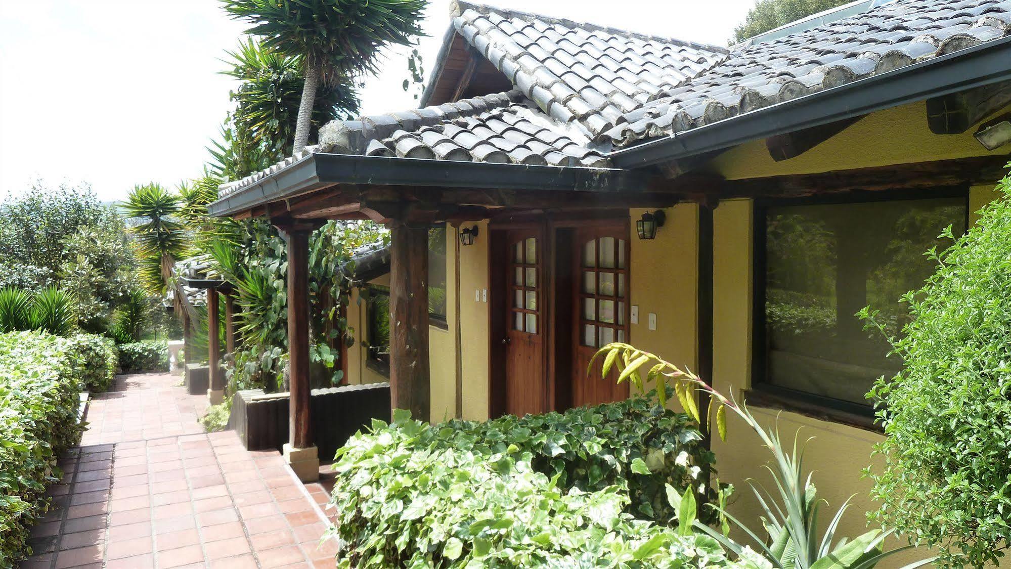 Hacienda Hosteria San Luis Каямбе Экстерьер фото