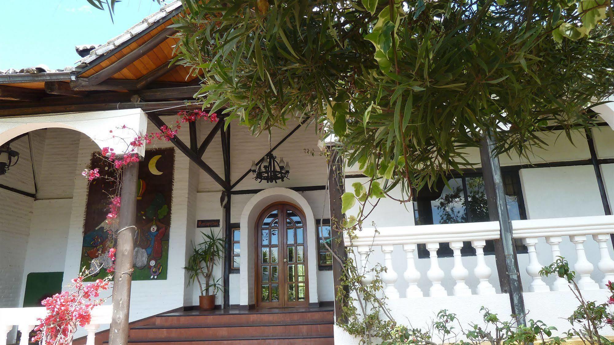 Hacienda Hosteria San Luis Каямбе Экстерьер фото